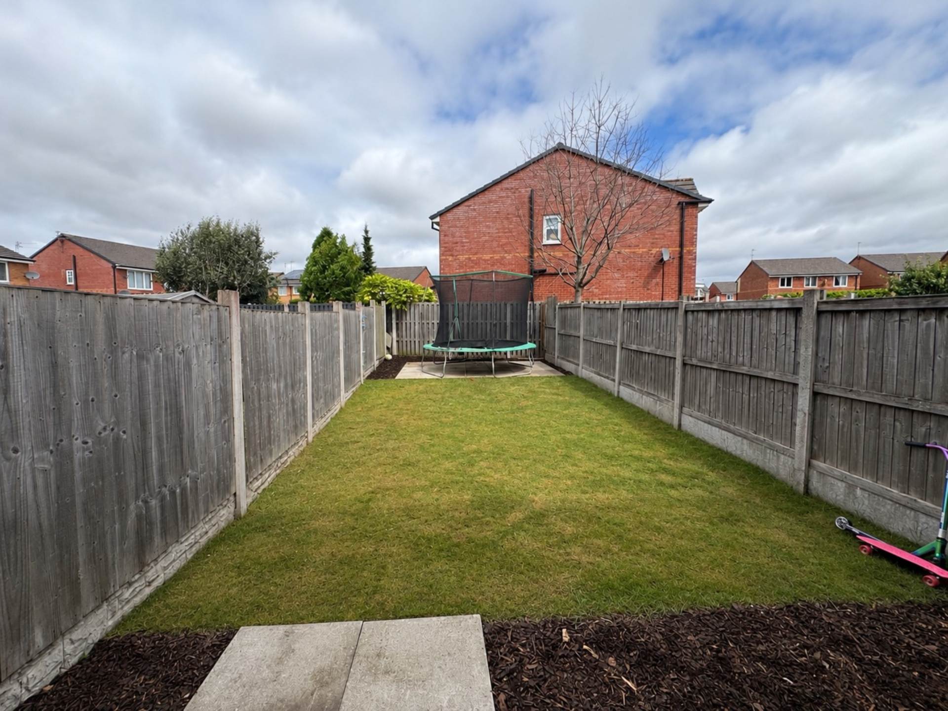 Meadowbarn Close, Southdene, Image 15
