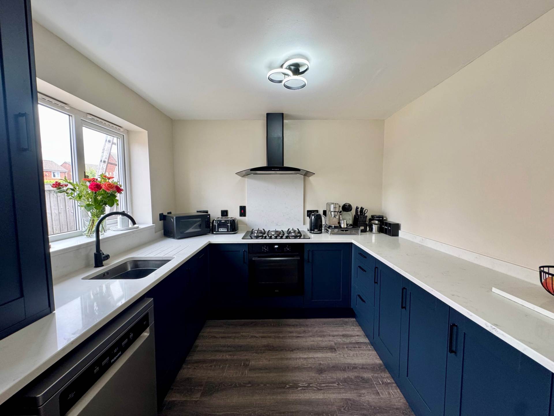 Meadowbarn Close, Southdene, Image 4