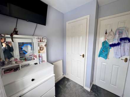 Meadowbarn Close, Southdene, Image 12