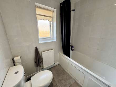 Meadowbarn Close, Southdene, Image 14