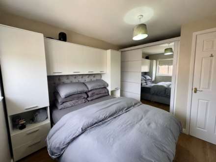 Meadowbarn Close, Southdene, Image 7