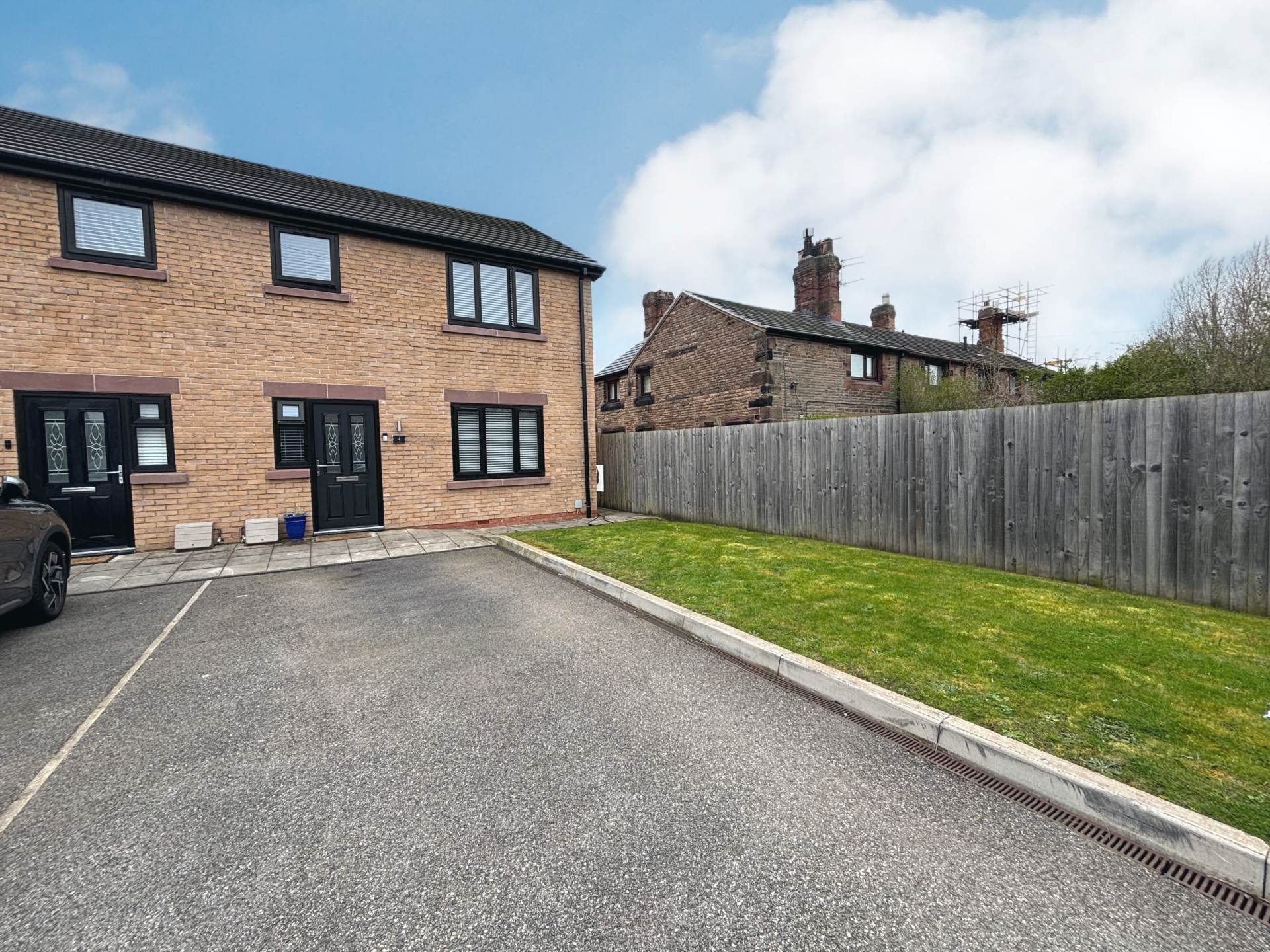 Littlebrook Lane, Brookhaven, Image 1