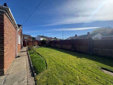 Milbrook Drive, Old Hall Estate, Image 2