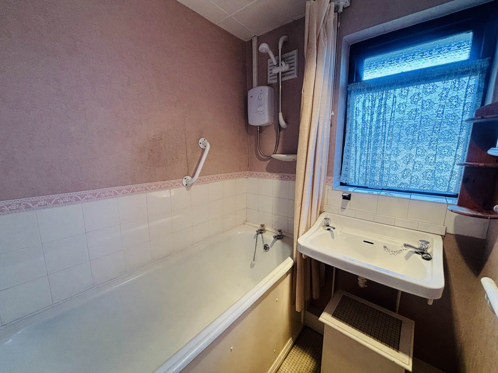 Dalry Crescent, Southdene, Image 16