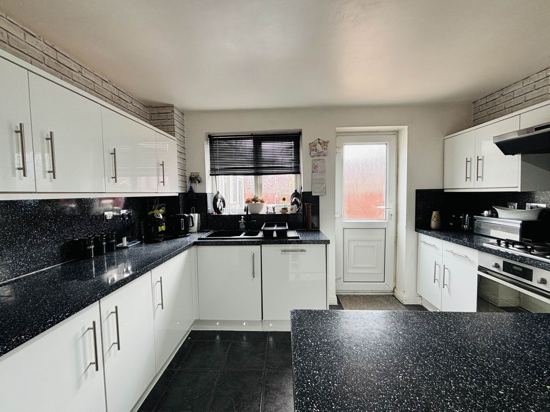 Yoxall Drive, Littledale, Image 12