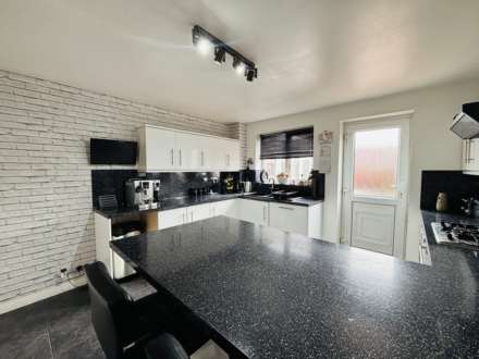 Yoxall Drive, Littledale, Image 11