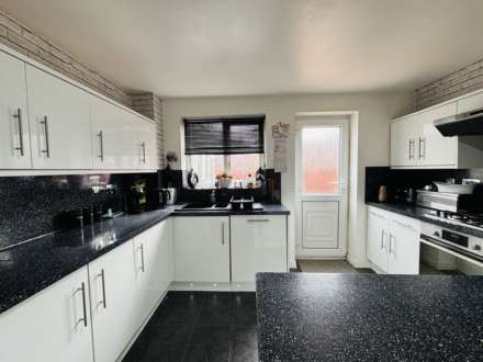 Yoxall Drive, Littledale, Image 12