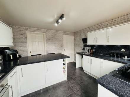 Yoxall Drive, Littledale, Image 13