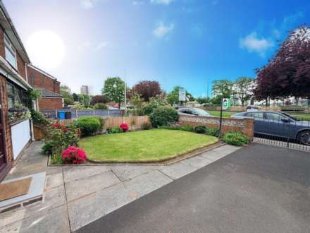 Hall Drive, Old Hall Estate, Image 13