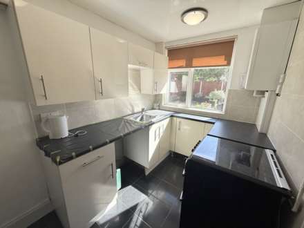 Ravenhead Ave, Southdene, Image 5