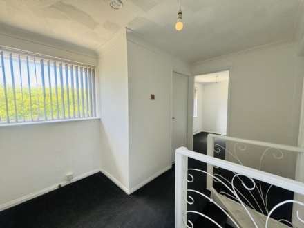 Old Farm Road, Southdene, Image 10