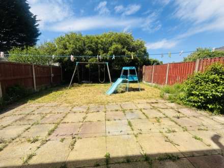 Old Farm Road, Southdene, Image 21