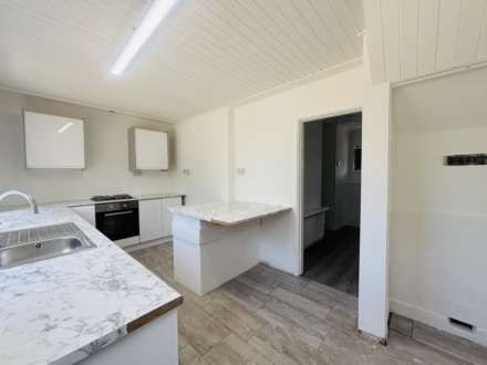 Old Farm Road, Southdene, Image 9