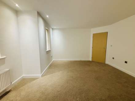 Larkspur Court, Melling, Image 4