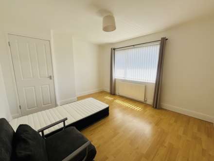 Birbeck Walk, Northwood, Image 10