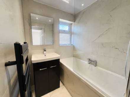 Birbeck Walk, Northwood, Image 17