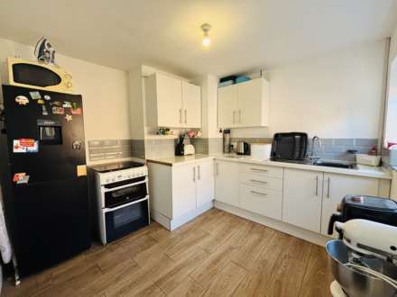 Hall Drive, Old Hall Estate, Image 10