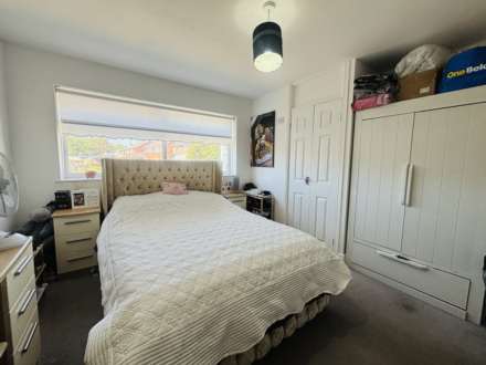 Hall Drive, Old Hall Estate, Image 12