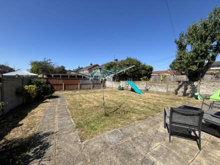 Hall Drive, Old Hall Estate, Image 17