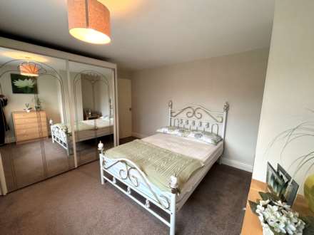 Lydbury Crescent, Southdene, Image 15