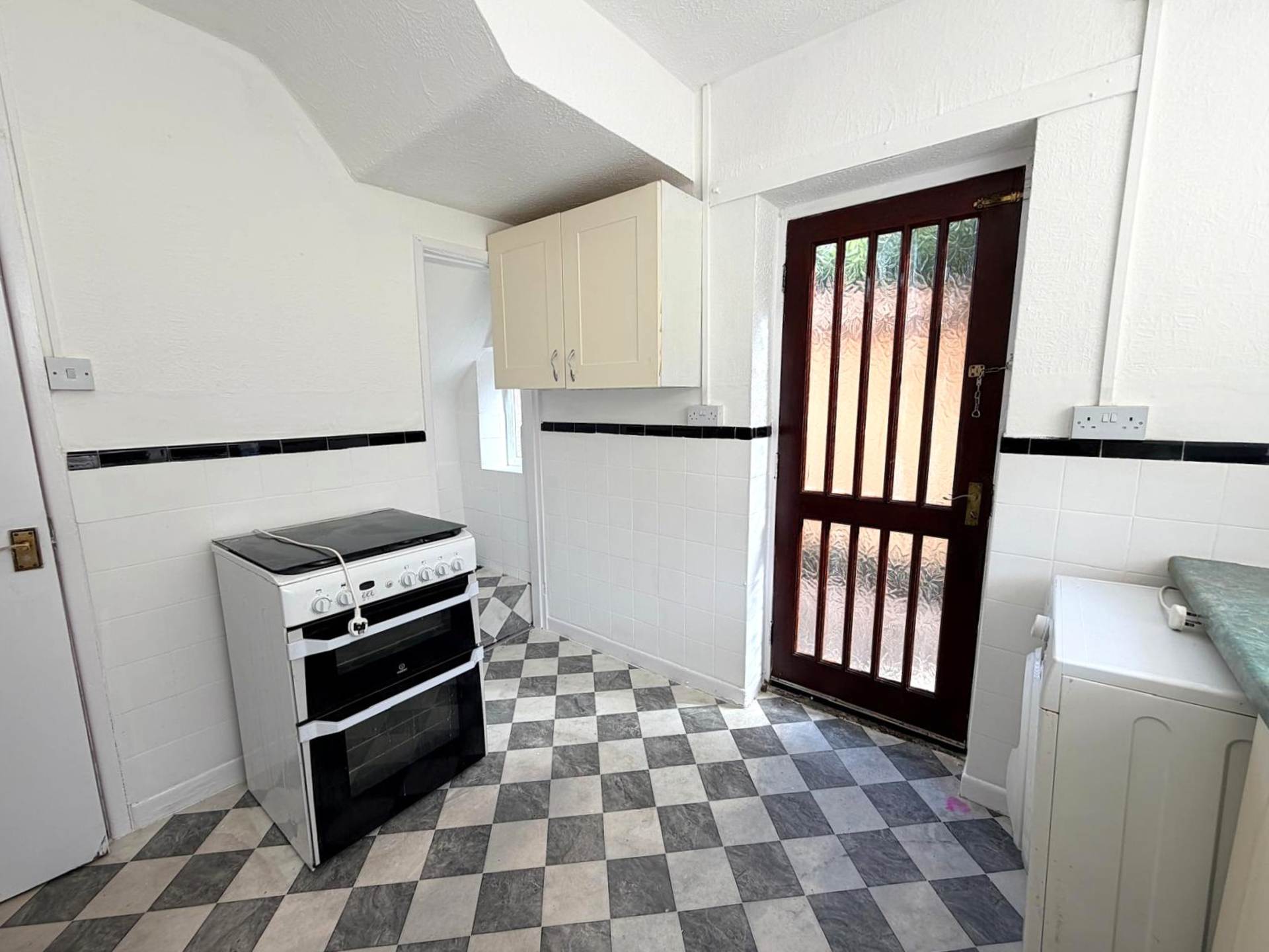 Leeside Close, Southdene, Image 7