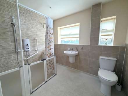 Leeside Close, Southdene, Image 13