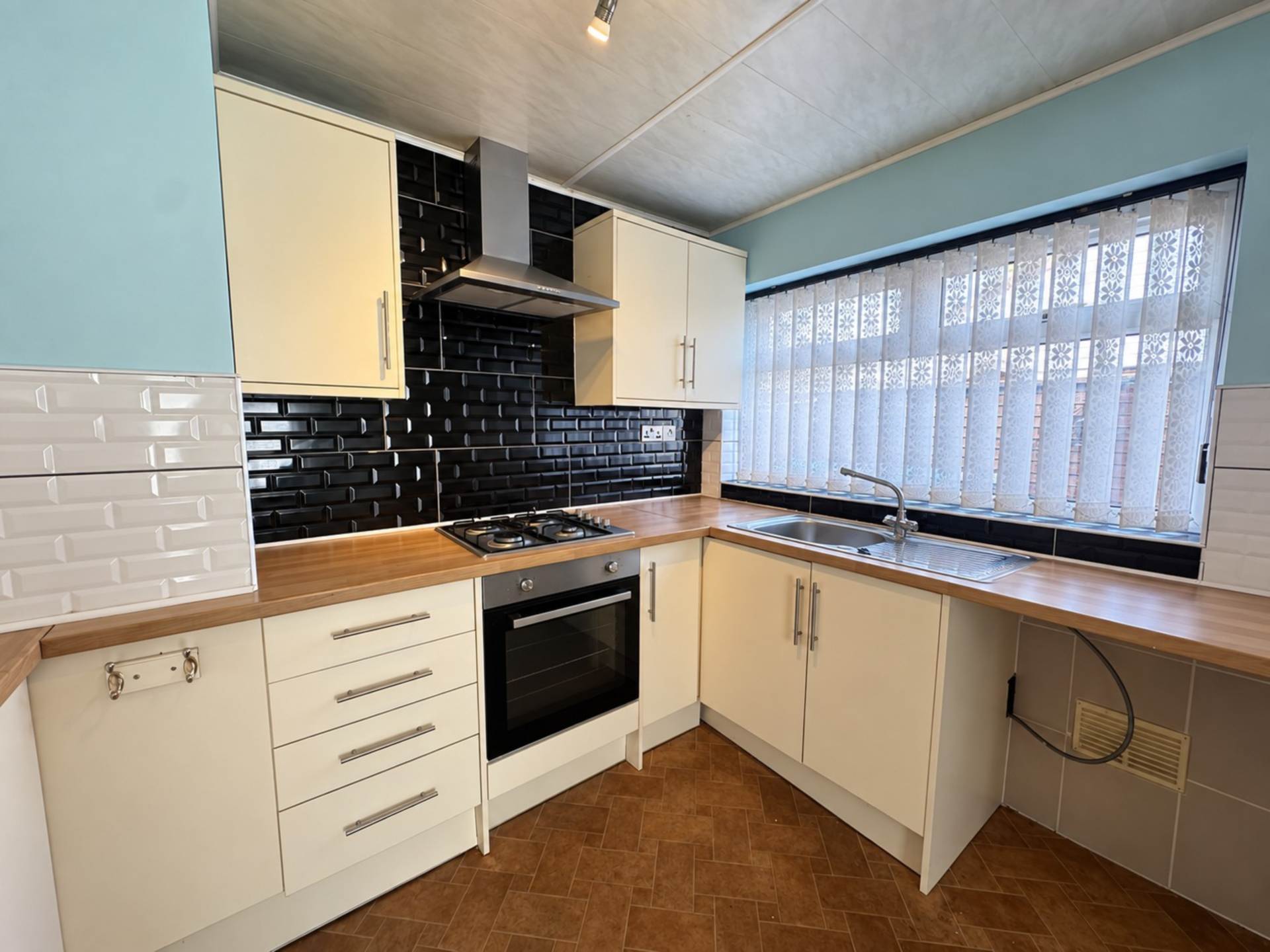 Millbrook Crescent, Old Hall Estate, Image 6