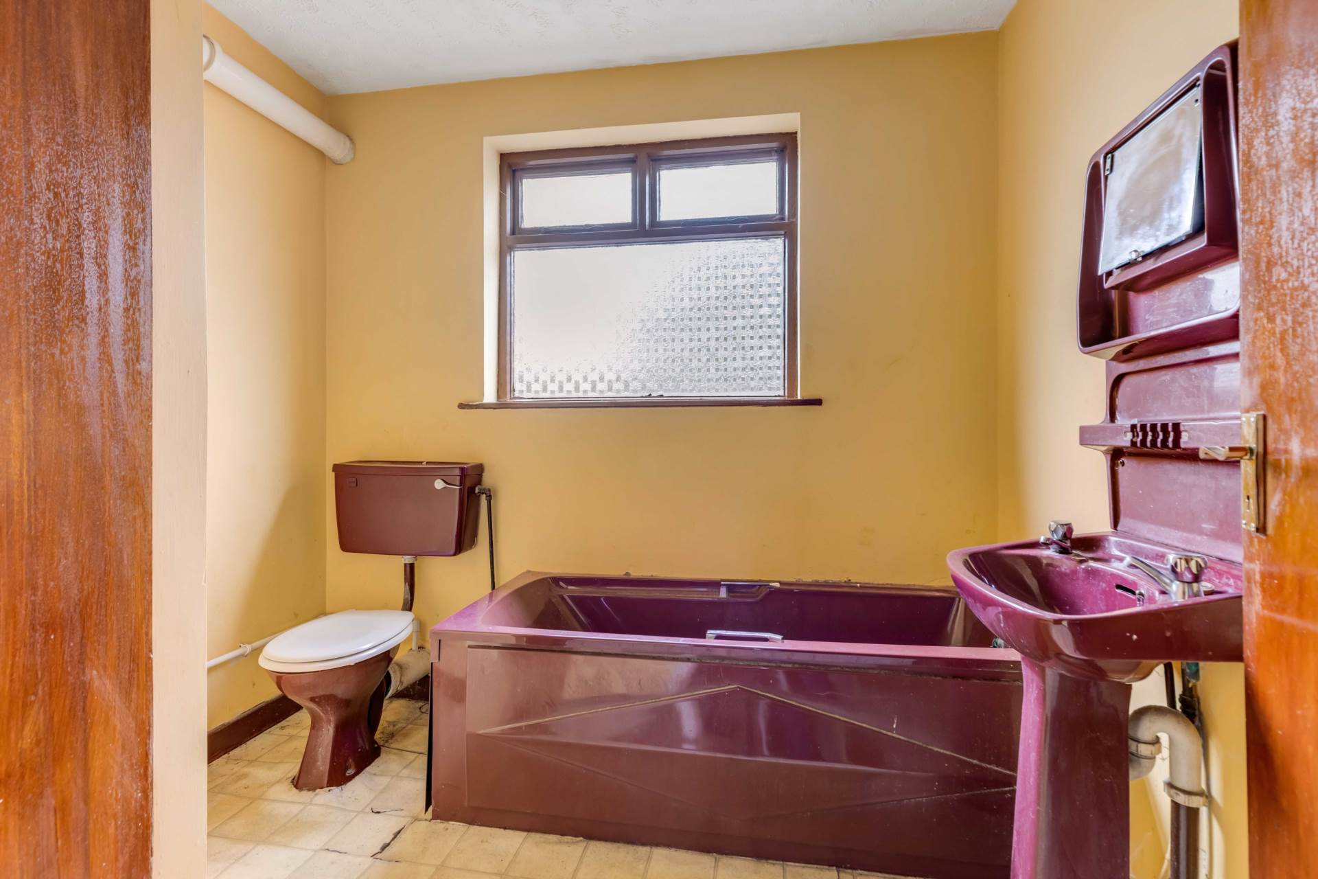 24 Chapel Street, Dundalk, Co Louth  24 Chapel Street, Dundalk, Co Louth