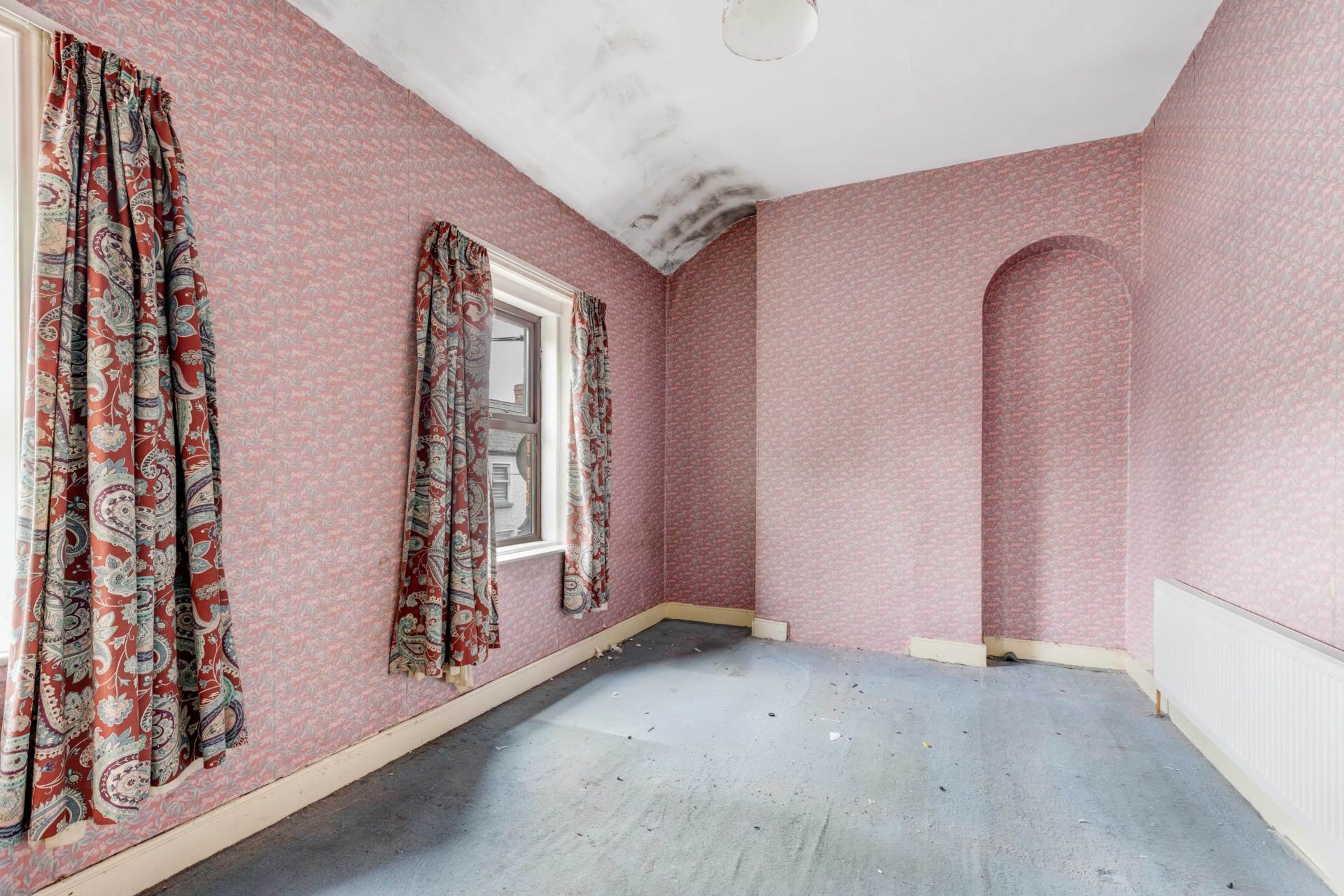 24 Chapel Street, Dundalk, Co Louth  24 Chapel Street, Dundalk, Co Louth