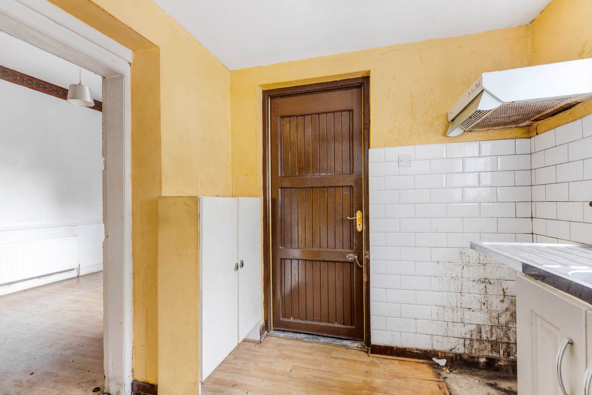 24 Chapel Street, Dundalk, Co Louth  24 Chapel Street, Dundalk, Co Louth