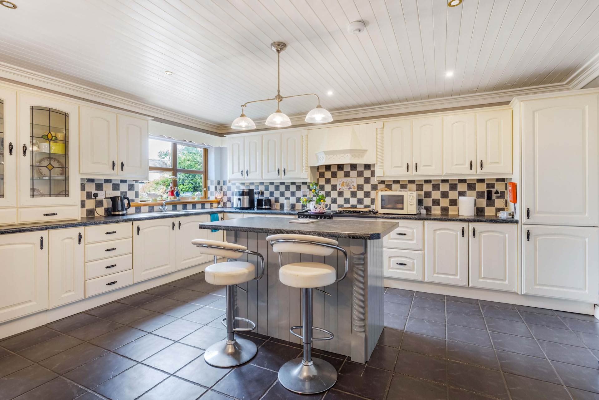 5 Assumption Place, Castletown Road, Dundalk, Co. Louth  5 Assumption Place, Castletown Road, Dundalk, Co. Louth