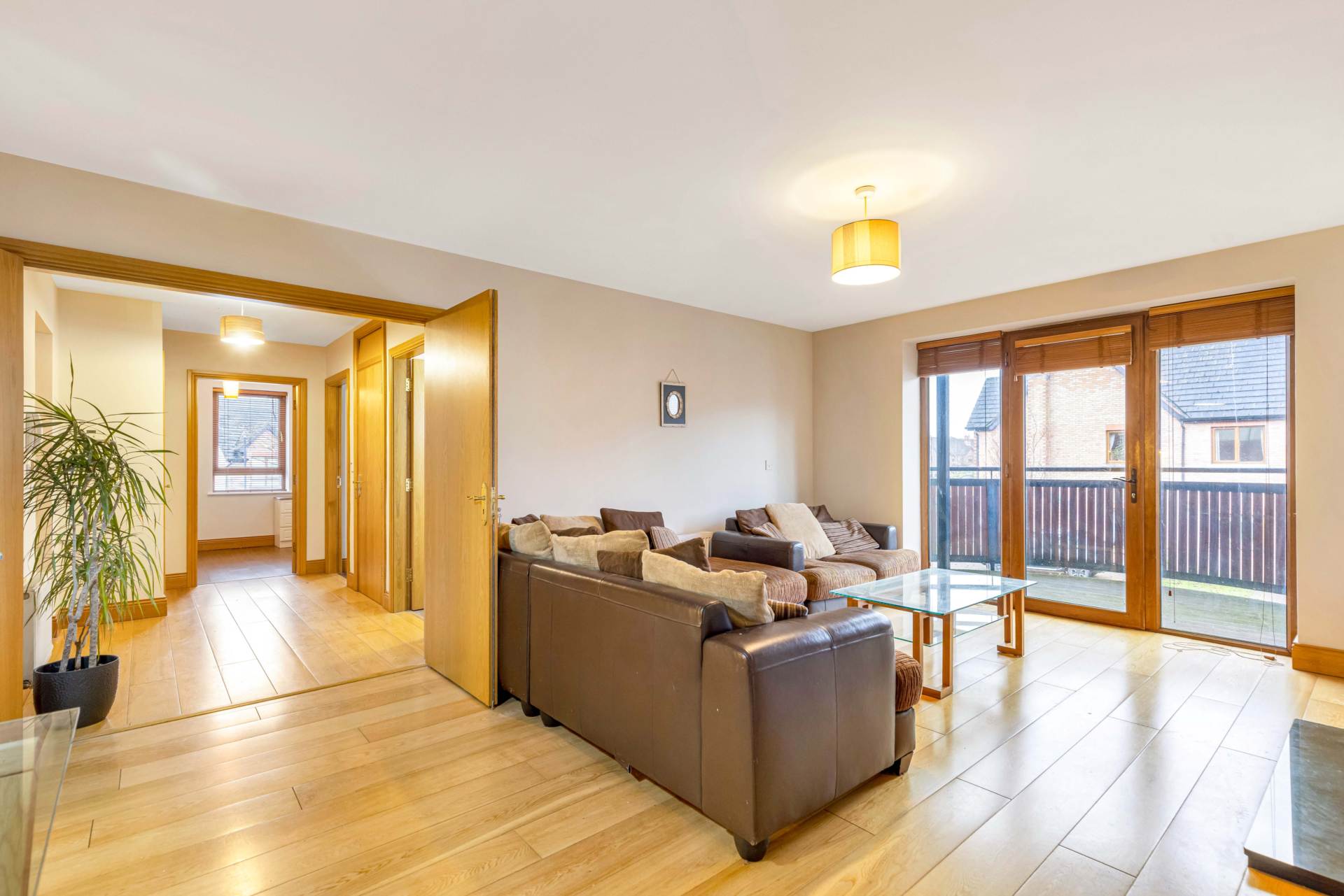 54 An Bothair Na Carraig, Lis Na Dara