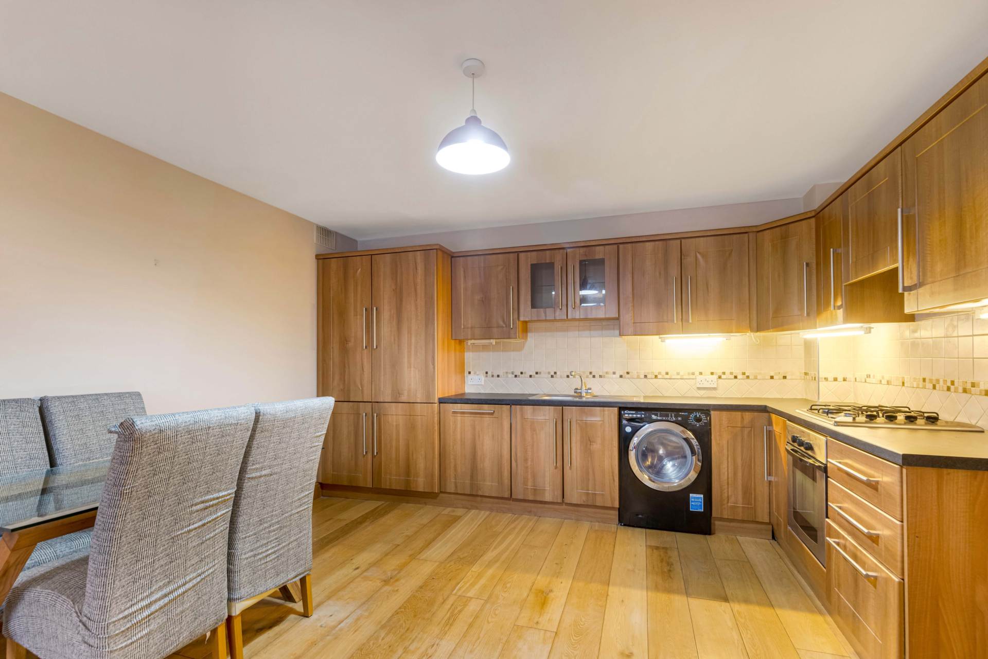 54 An Bothair Na Carraig, Lis Na Dara