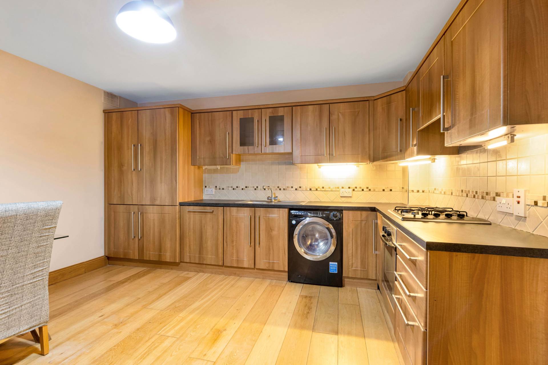 54 An Bothair Na Carraig, Lis Na Dara