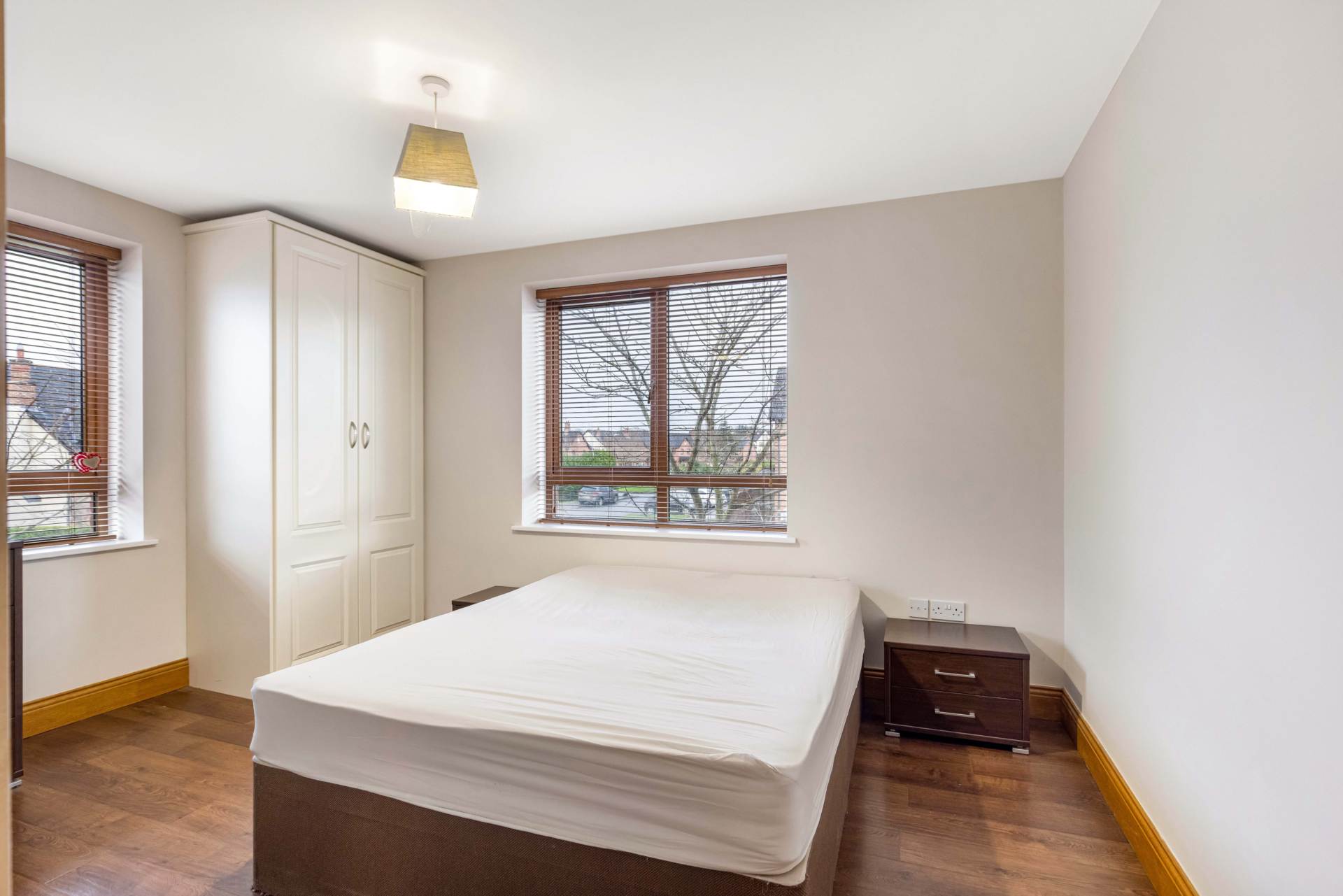 54 An Bothair Na Carraig, Lis Na Dara