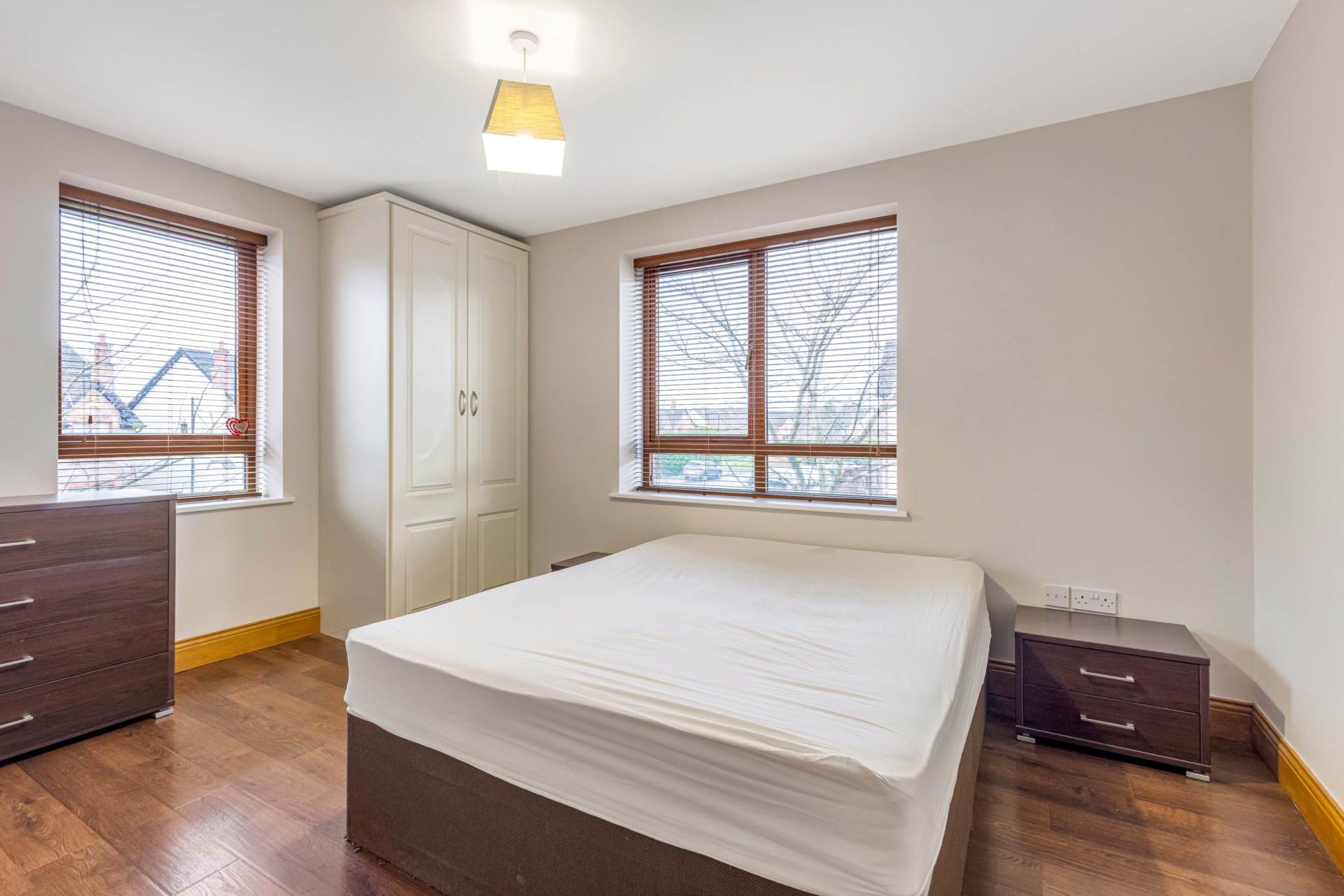 54 An Bothair Na Carraig, Lis Na Dara