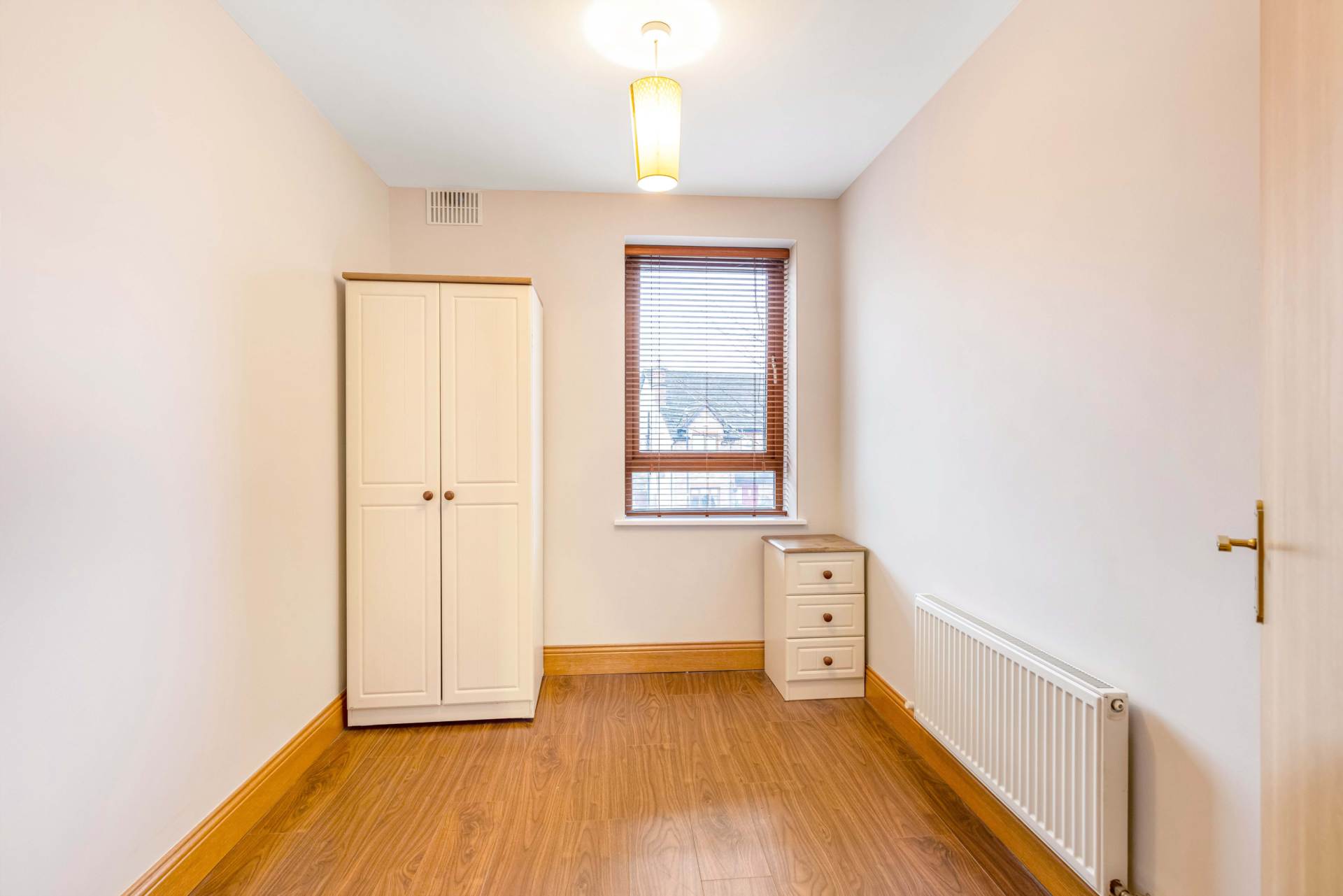 54 An Bothair Na Carraig, Lis Na Dara