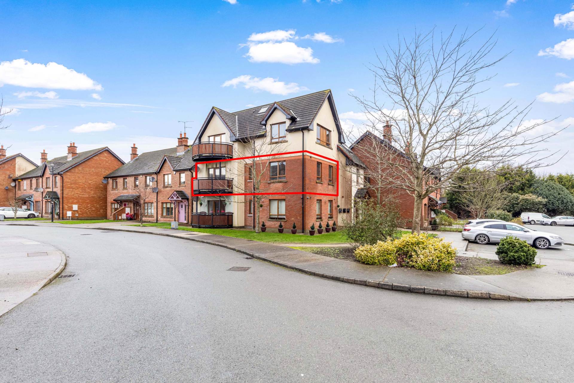 54 An Bothair Na Carraig, Lis Na Dara