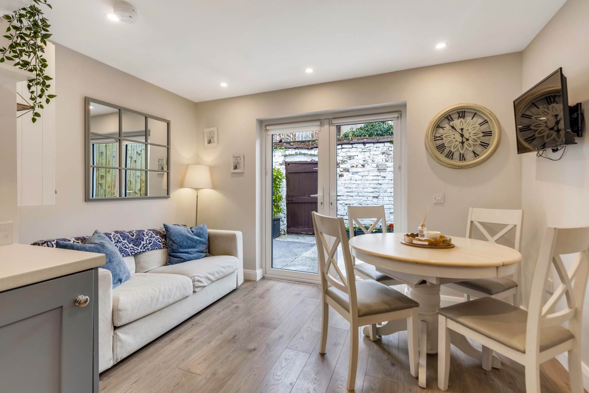 17 Bachelors Walk, Dundalk, Co Louth A91 T1X6