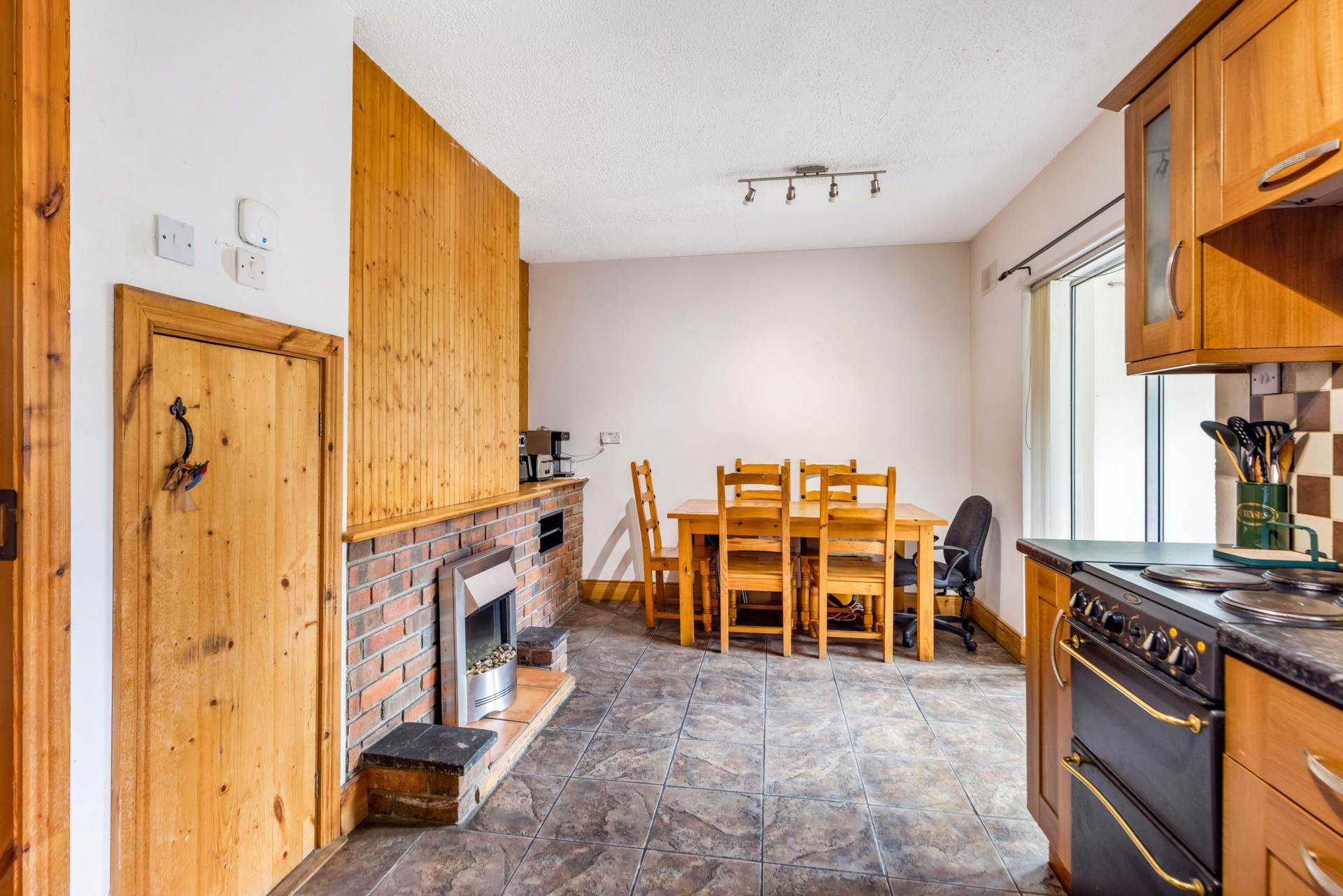14 Aghameen Park, Muirhevnamor, Dundalk, Co Louth A91 H32A