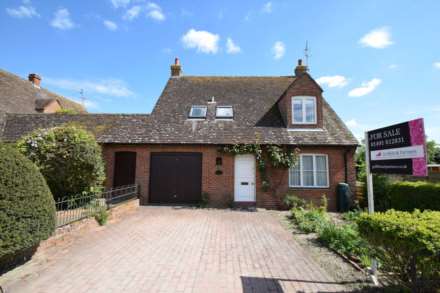 4 Bedroom Detached, Watcombe Road, Watlington