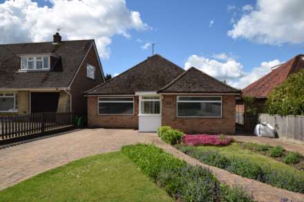 3 Bedroom Detached Bungalow, Old London Road, Benson