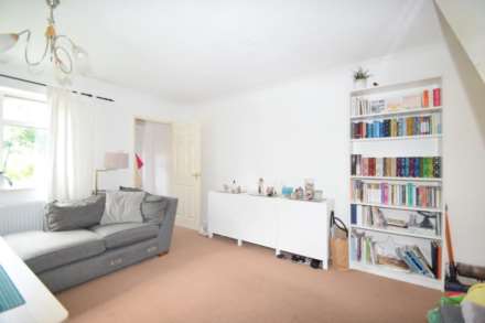 Sycamore Close, Watlington, Image 2