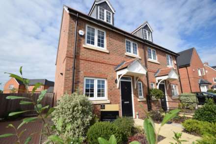 3 Bedroom Semi-Detached, Bonners Mead, Benson