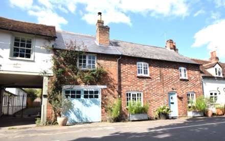 4 Bedroom Cottage, Brook Street, Benson