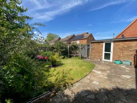 Allnut Close, Watlington, Image 15