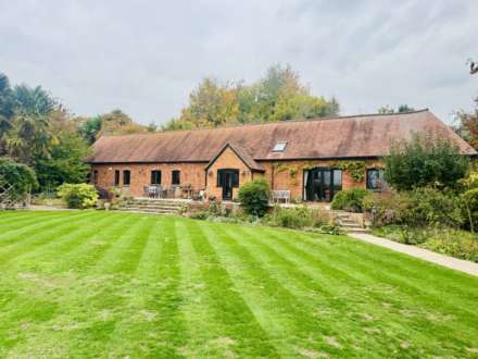 Playhatch Barn, Playhatch