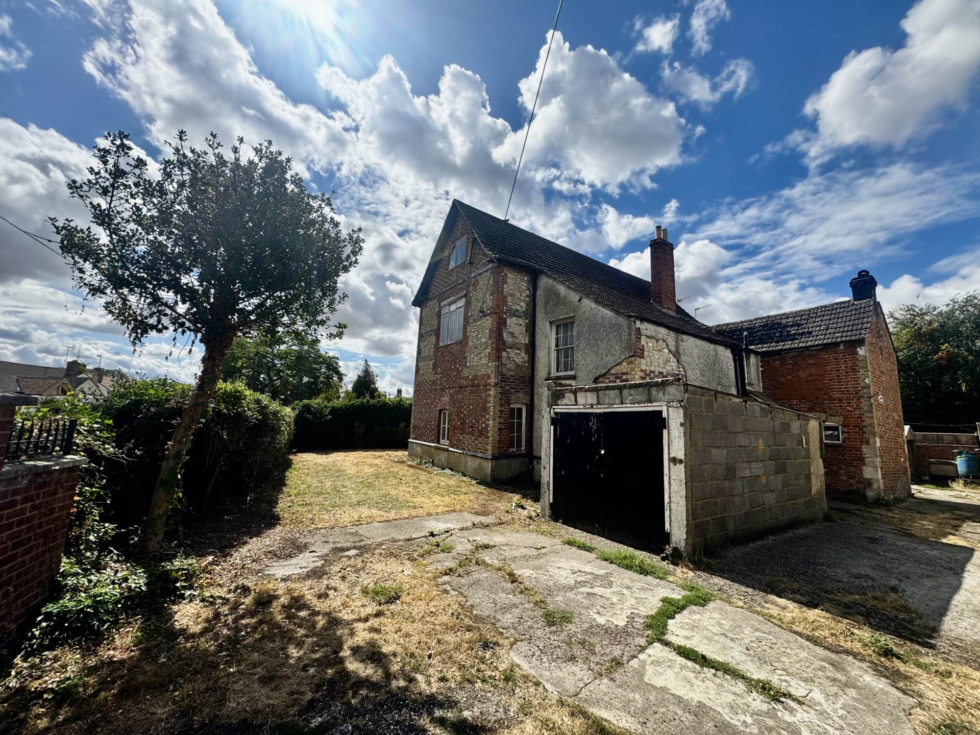 The Chestnuts, Benson, Image 16
