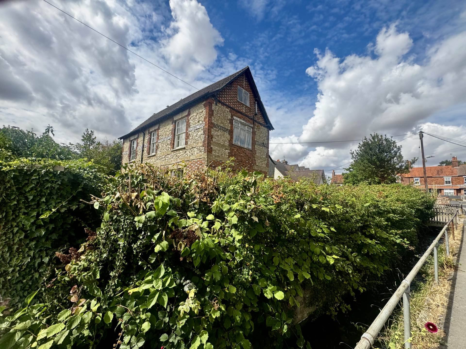 The Chestnuts, Benson, Image 22