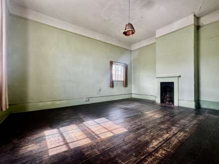 The Chestnuts, Benson, Image 10